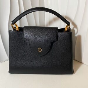 LOUIS VUITTON Capucines MM Bag Black Taurillon Leather with Gold Hardware